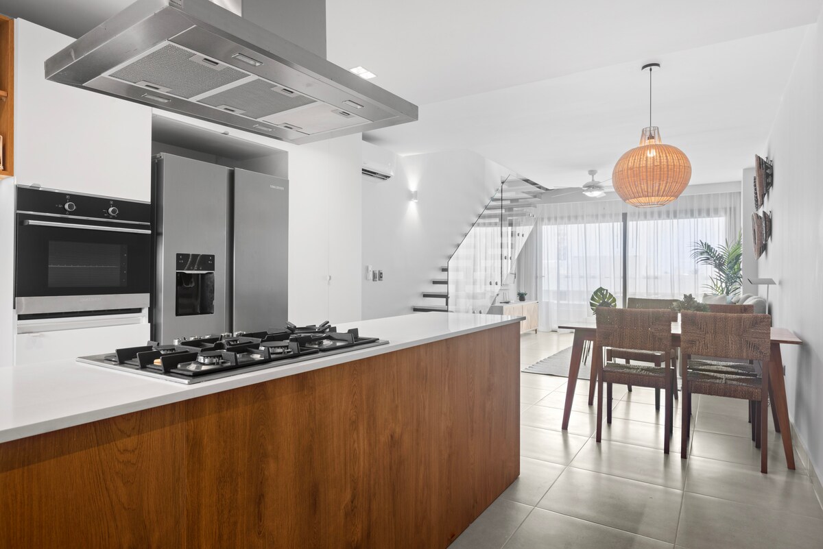 Ocean View Elegant PentHouse with Private Pool