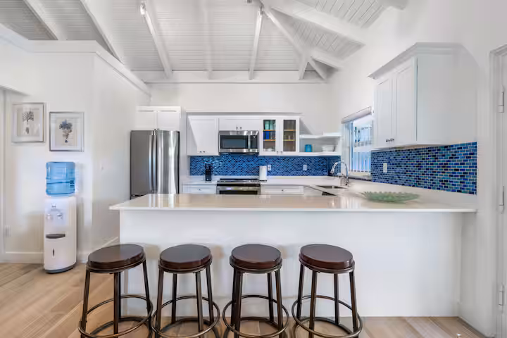 Boutique: Pool & Private Beach Chairs on Grace Bay