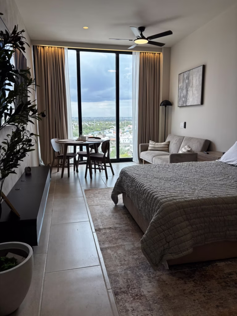 ELYS | Stylish Studio w/ Rooftop, Gym & Parking