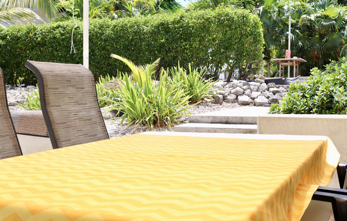 Crescent 3 – Grace Bay beach 2 min walk