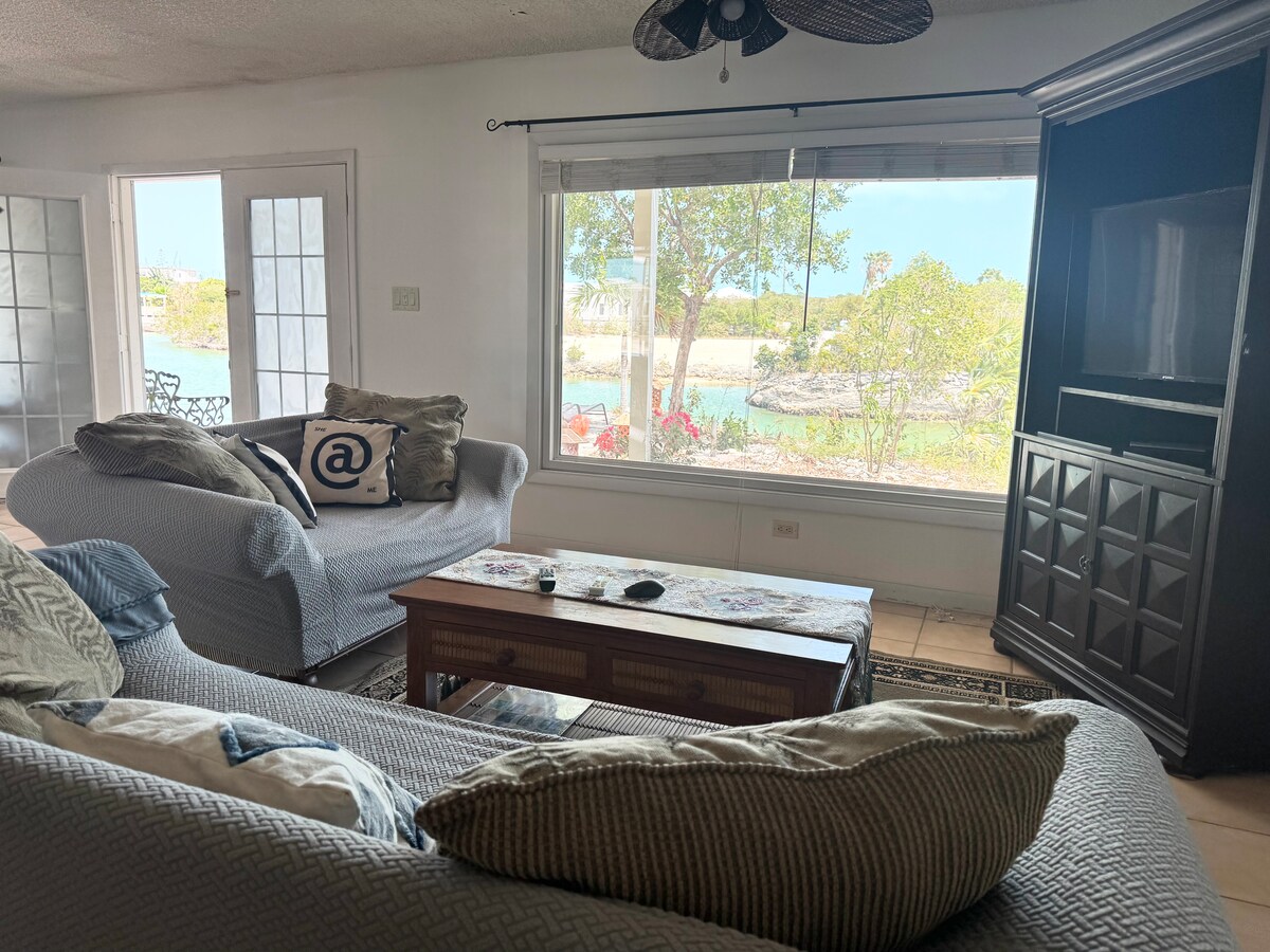 Waterfront 2-BR Home in Providenciales