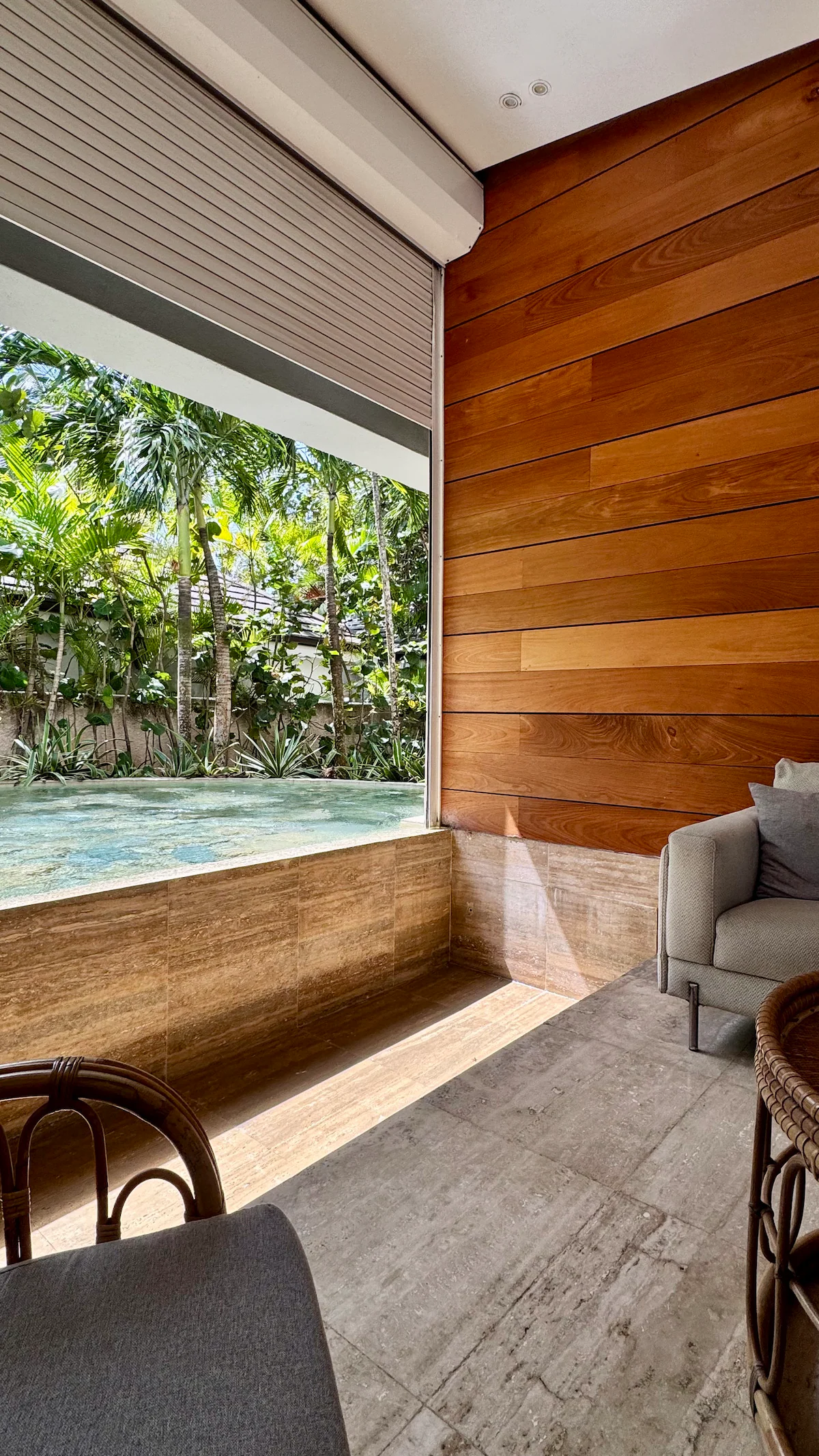 Luxurious Coral Oasis