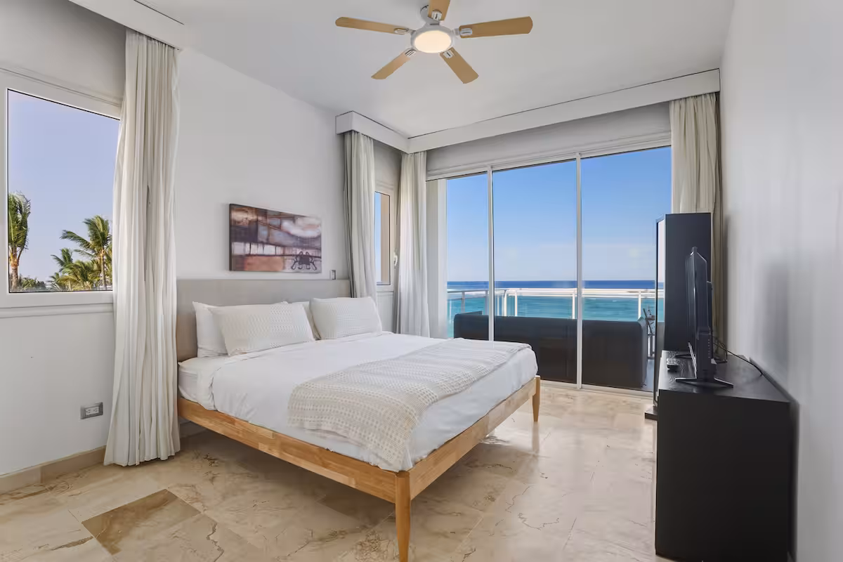 Ocean Front HOT Tub | King Bed | Ocean Views 407!