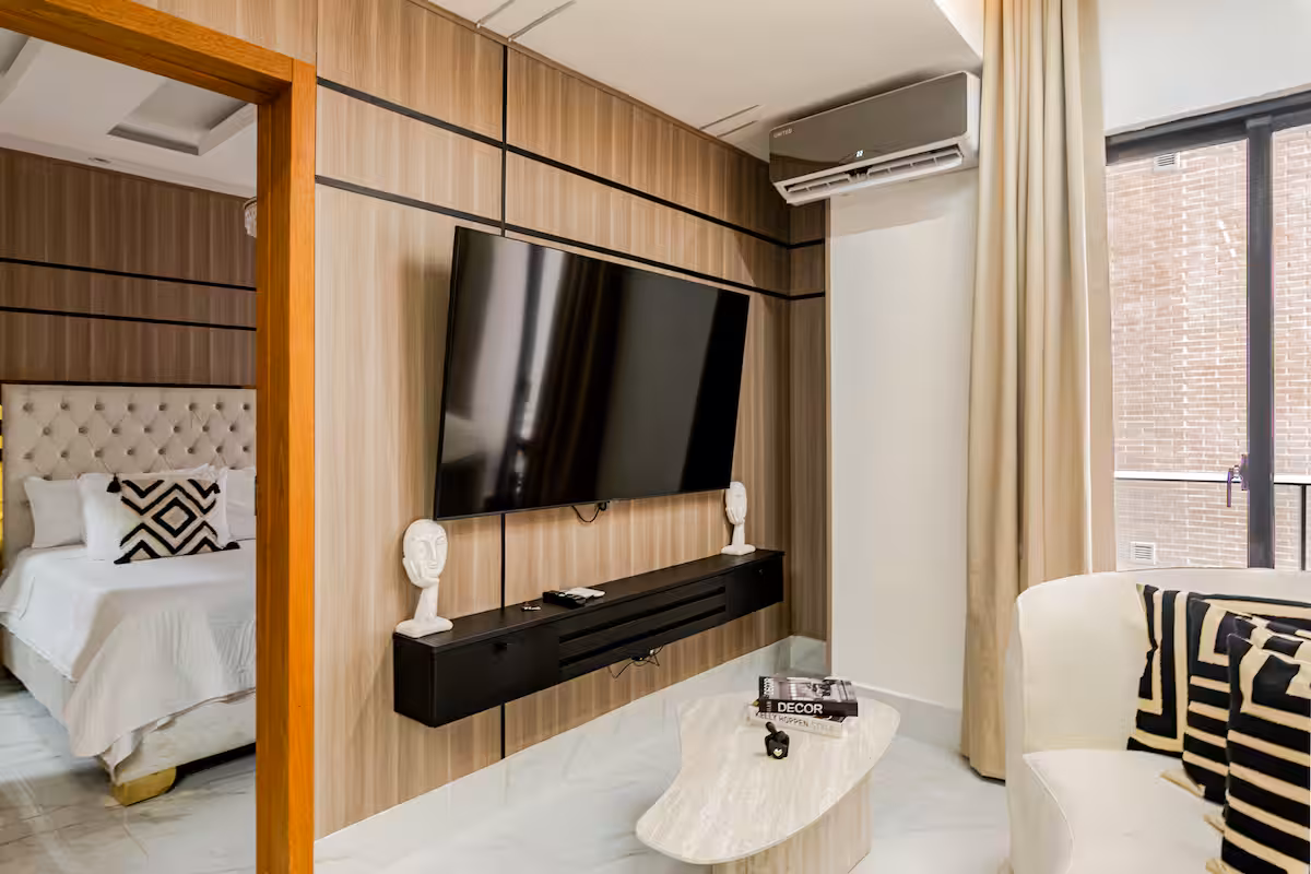 The Luxe Stay