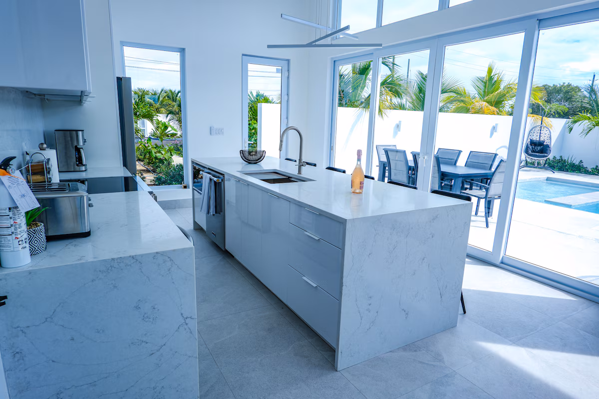 Stunning 2BR Villa with Pool & 4 min to the beach
