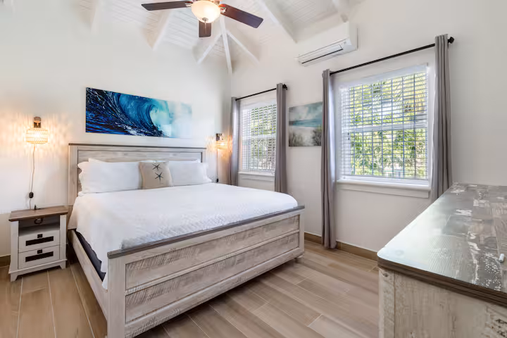 Boutique: Pool & Private Beach Chairs on Grace Bay