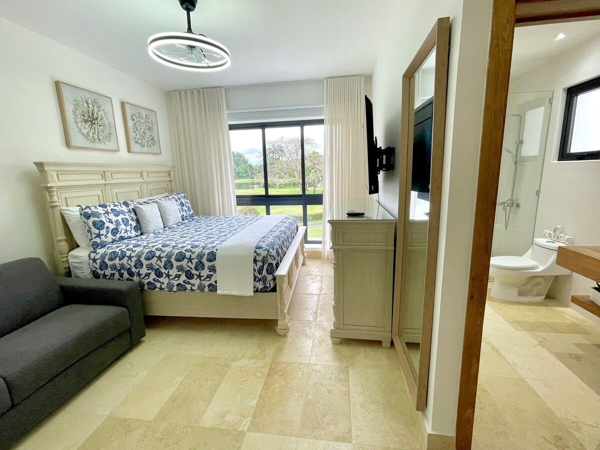 Golfer’s Paradise –3BR Villa w/ Pool Facing Hole 2