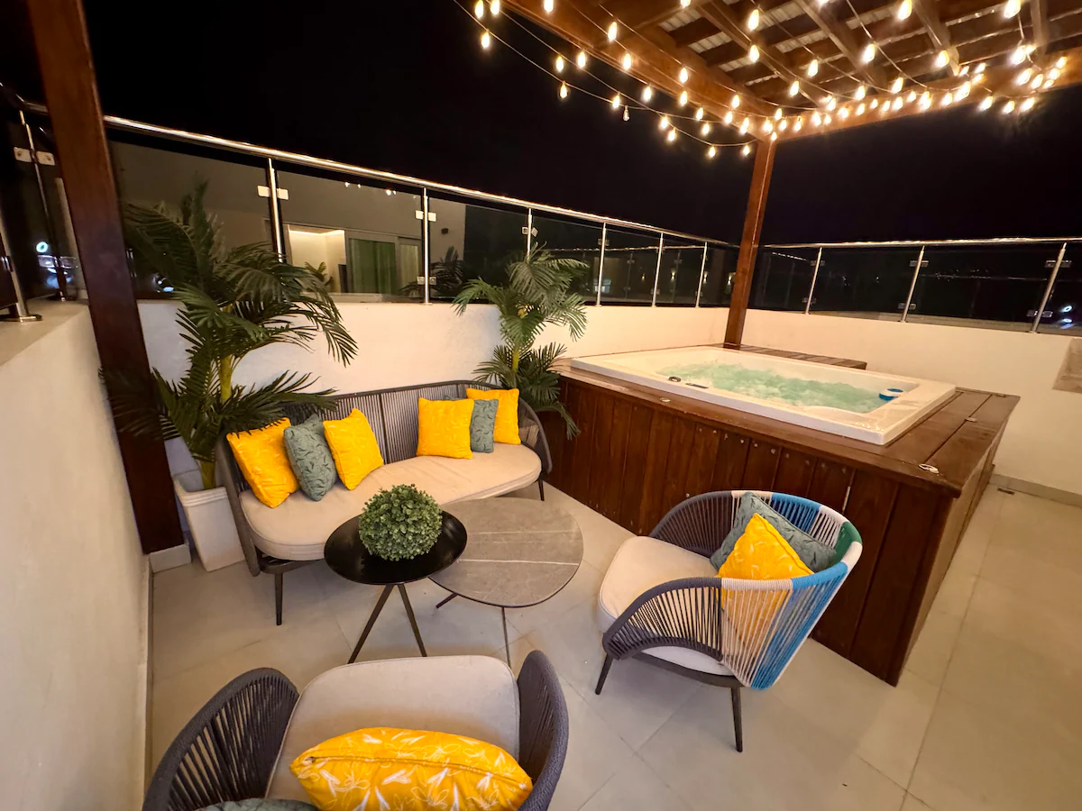 Luxury PH w/ Private Jacuzzi + Views | Near STI