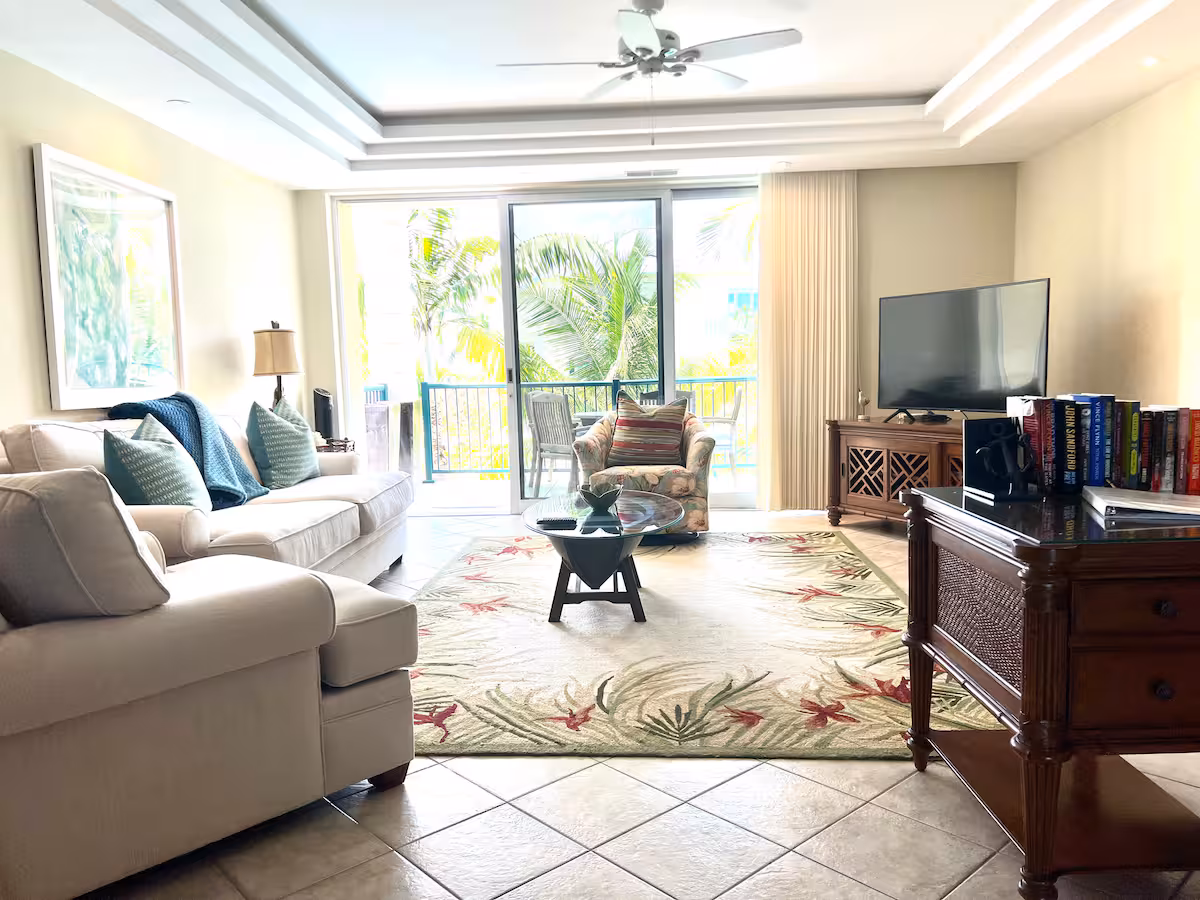 TCI Luxury Oceanview Condo-Turtle Cove Yacht Club!