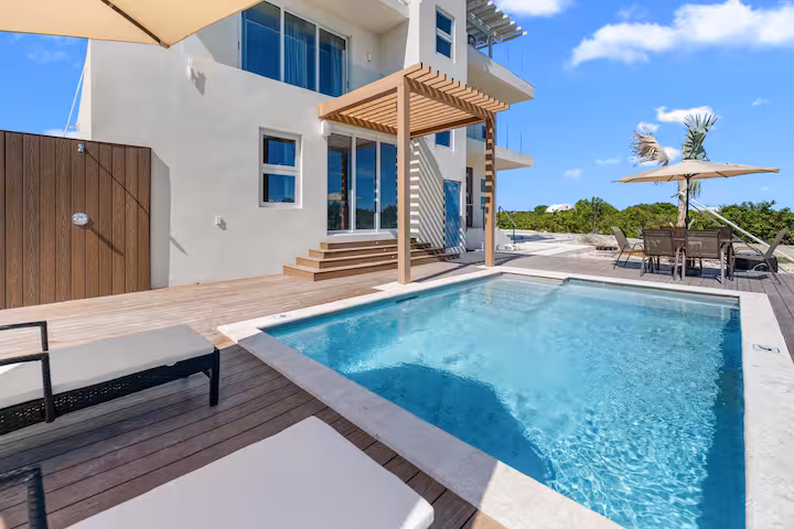 Luz Maria Villa- 3 bed 3 bath, Pool and Hot Tub!