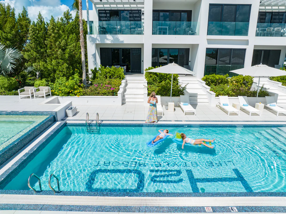 1BR Escape w/ Ocean Views & Poolside Vibes
