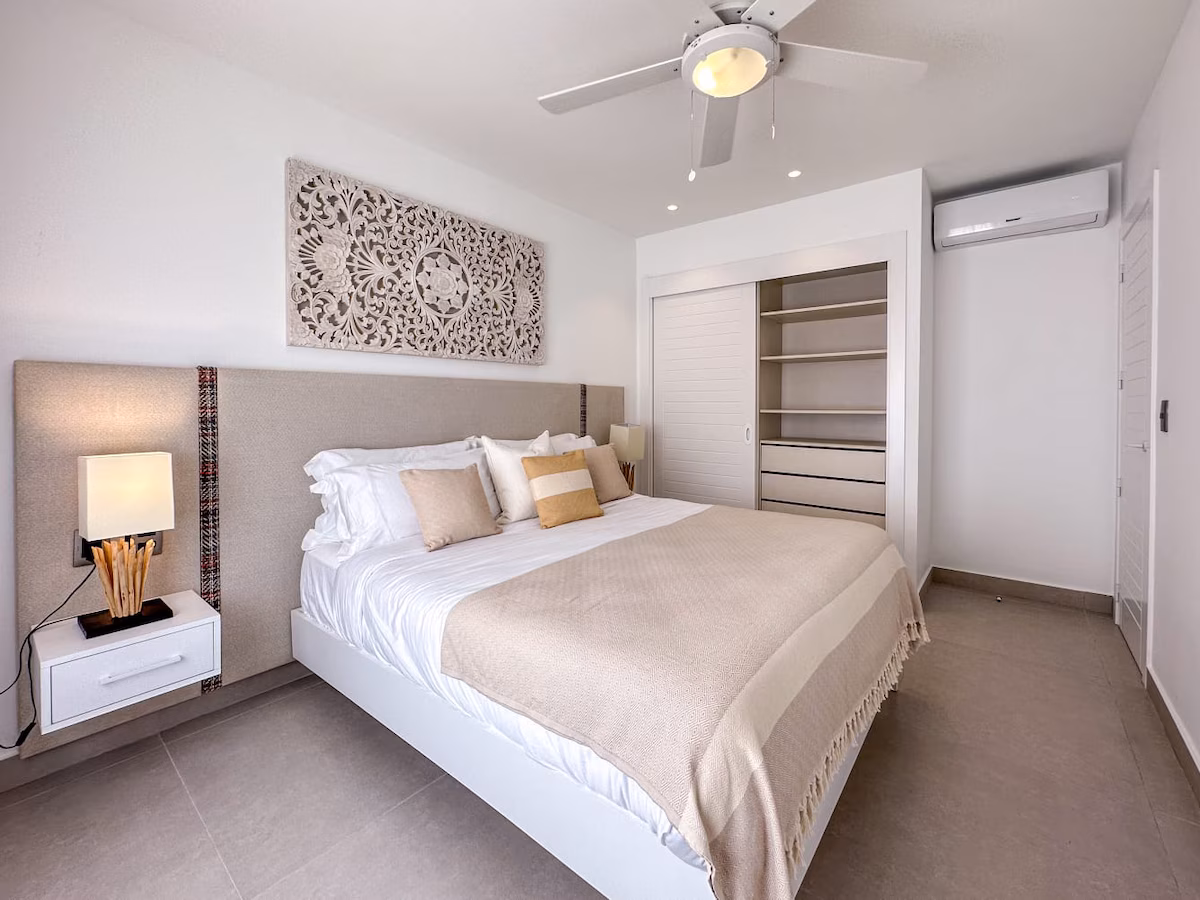 Cute 3Br | Beach 20 sec-walk|Pvt Pool & BBQ