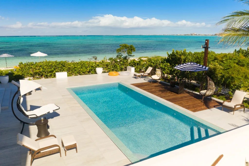 Villa DelEvan 4A / 1-bedrm Beach front villa