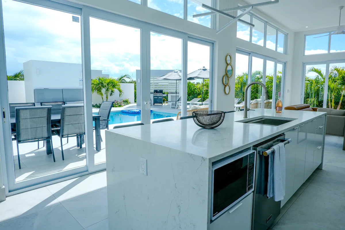 Stunning 2BR Villa with Pool & 4 min to the beach