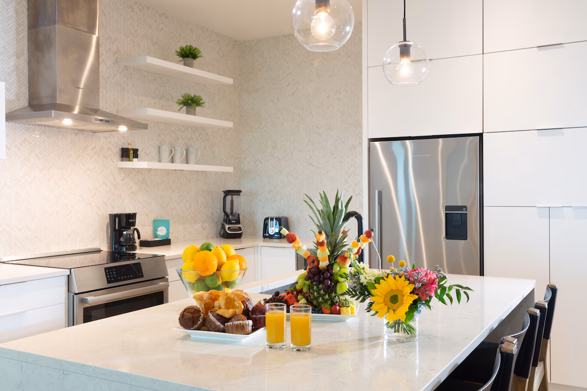 1BR Escape w/ Ocean Views & Poolside Vibes