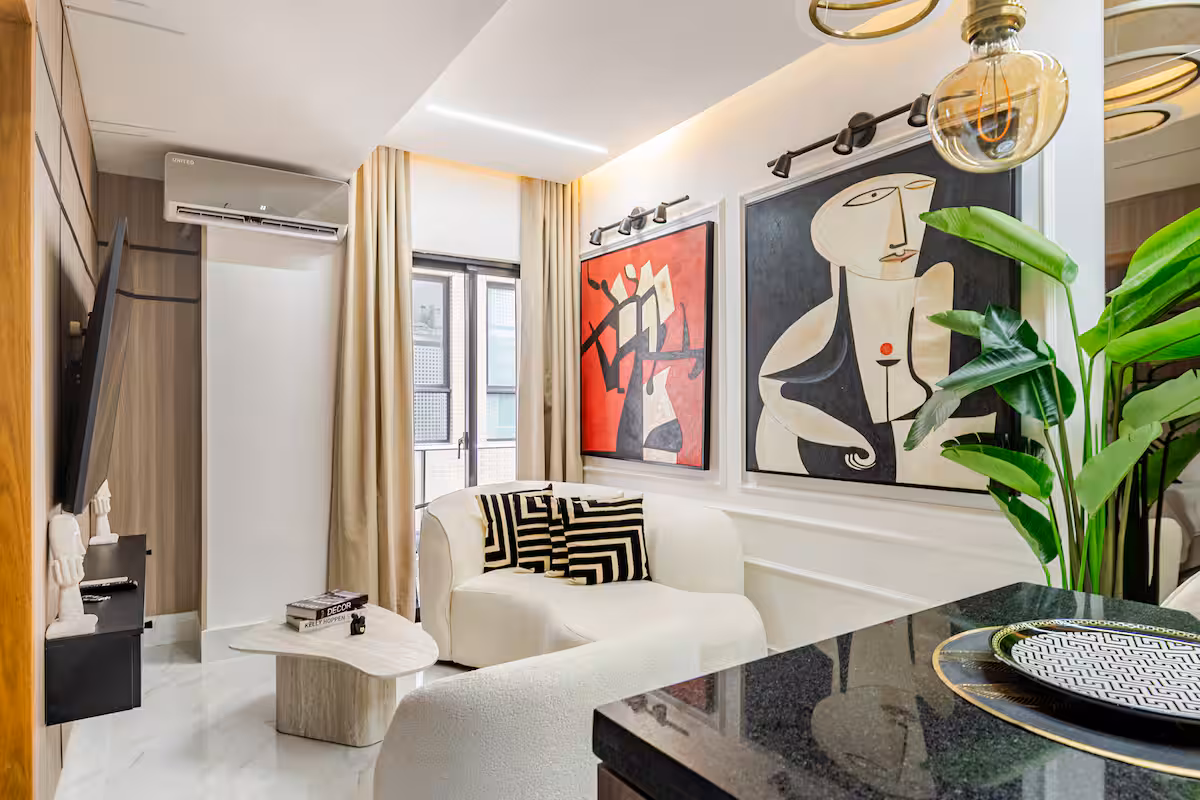 The Luxe Stay