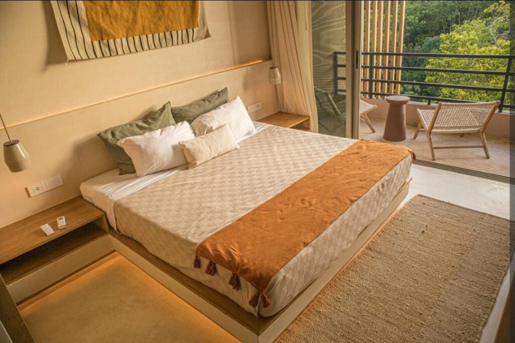 Tropical luxury in a dream apartment