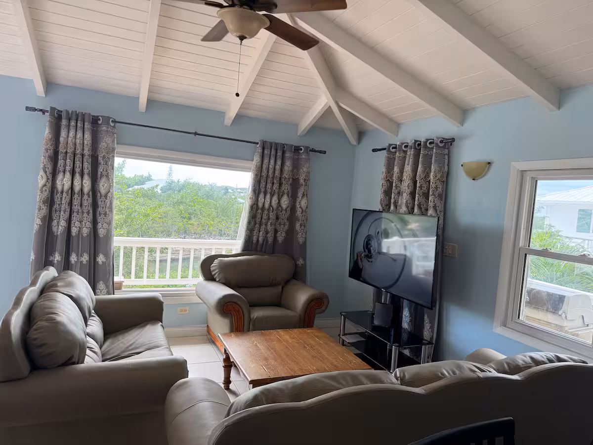 Canal Front 3-bedroom Suite in Providenciales