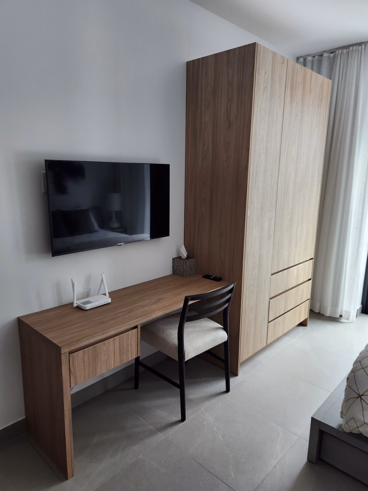 Luxe Studio – Grace Bay – (5-7-min walk to Beach)