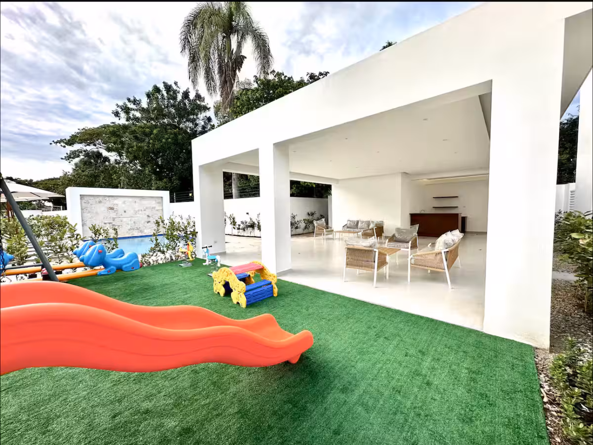 Rooftop Jacuzzi • Modern 3BR Penthouse