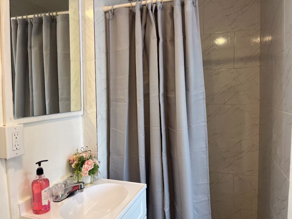 Lovely Studio#D in Venetian Road