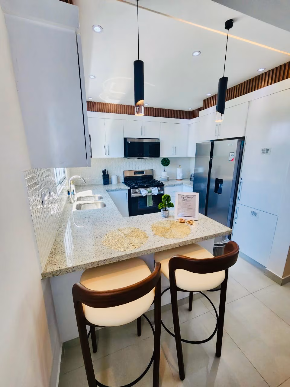 Luxury PH w/ Private Jacuzzi + Views | Near STI