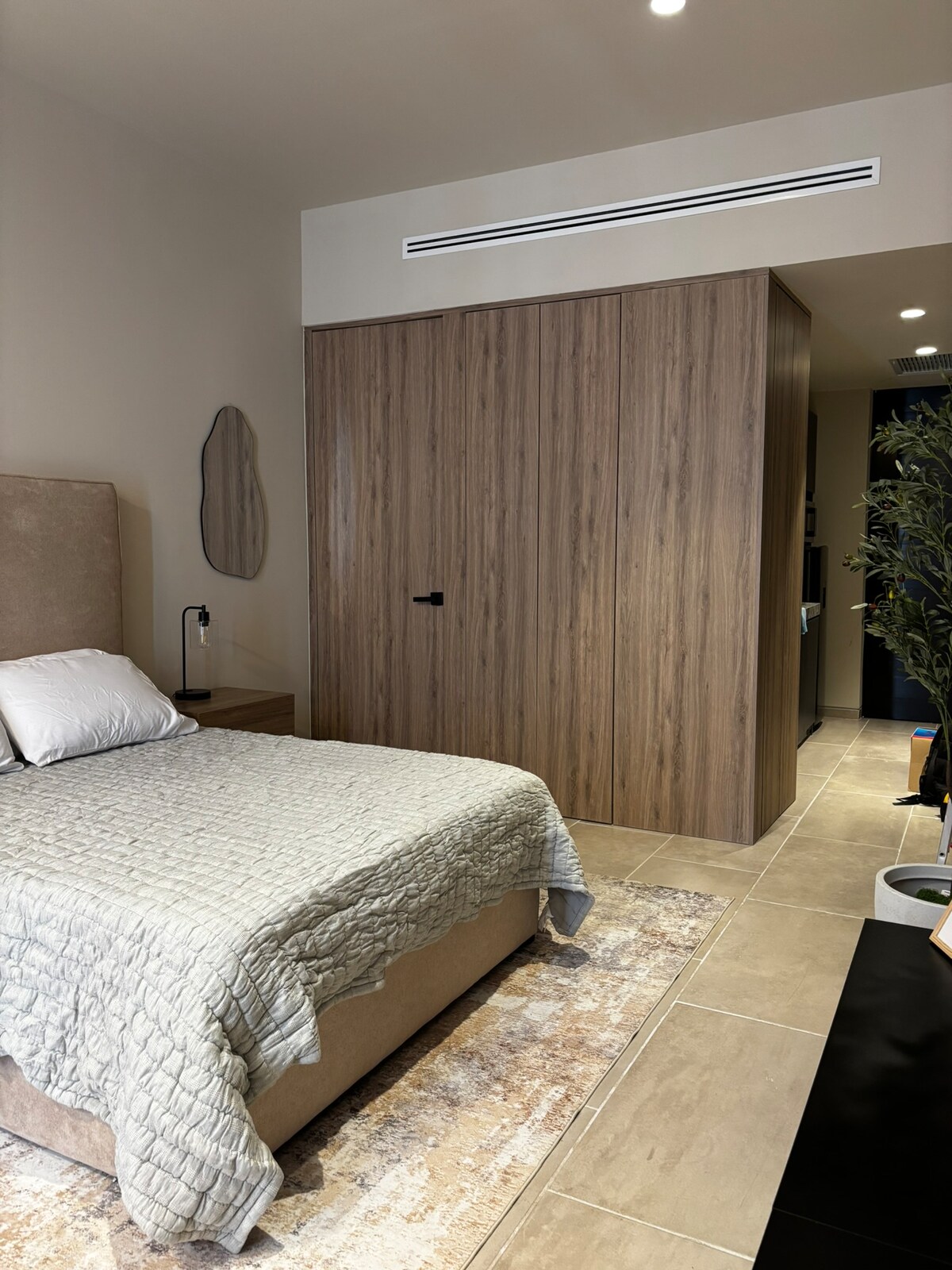 ELYS | Stylish Studio w/ Rooftop, Gym & Parking