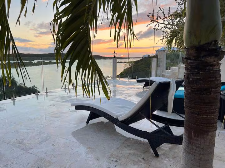 Beautiful Sunset Villa with Infiniti Pool