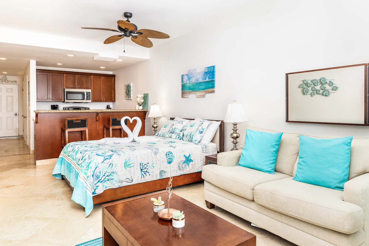 Stunnig Oceanview Studio w/ Balcony +Pools