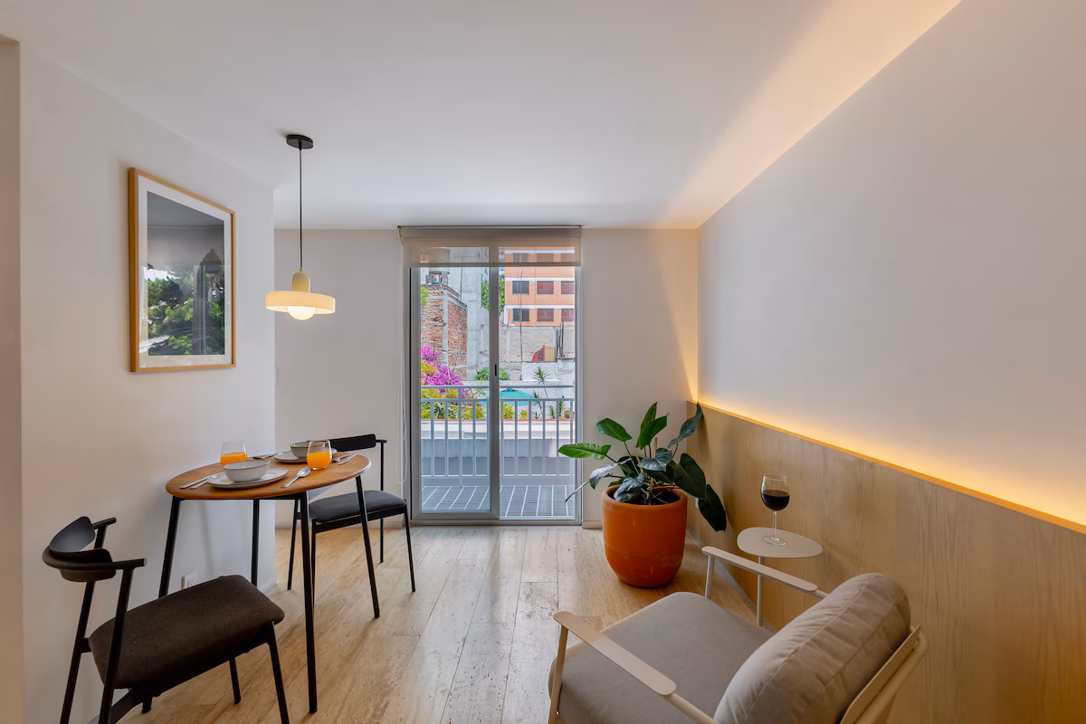 Capitalia | Bright Boutique STD w/Air Conditioning
