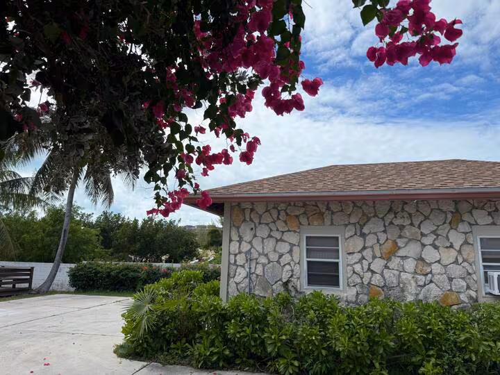 Oceanside Turtle Cove Cottage