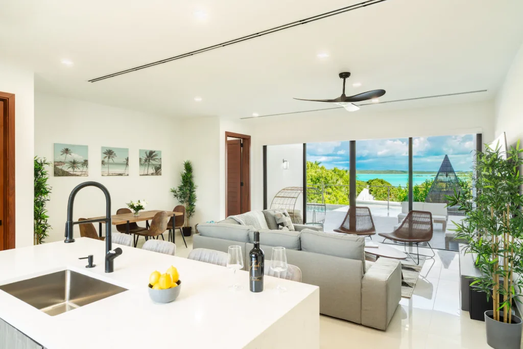2 Bedroom Spectacular Views