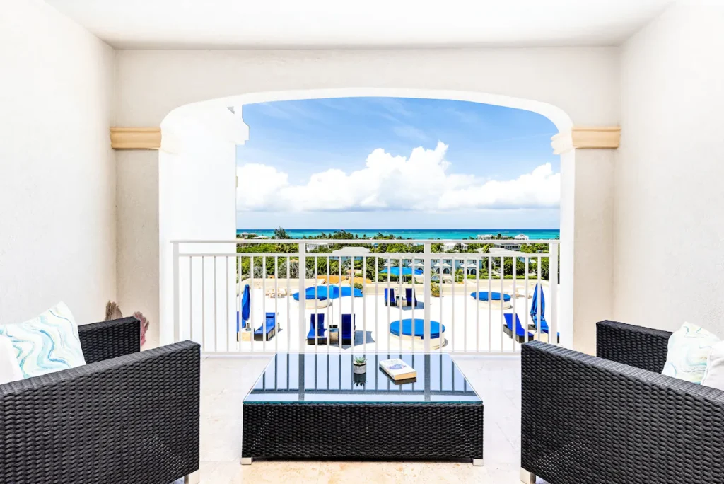 Stunnig Oceanview Studio w/ Balcony +Pools