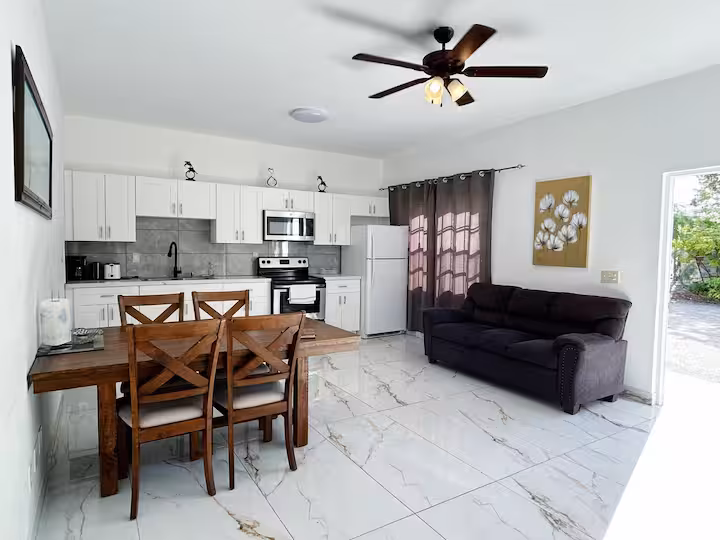 2-bedrooms next to Grace Bay
