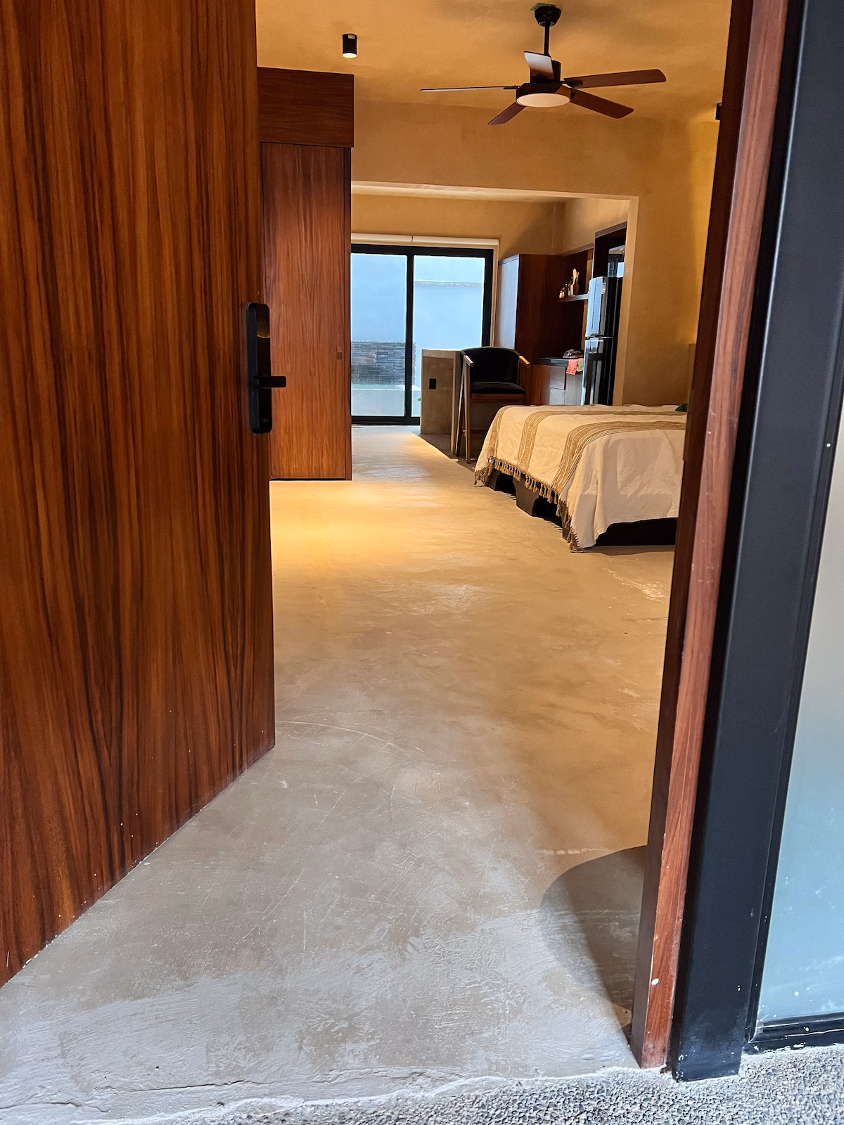 Suite with private pool just a stone’s throw from the promenade.