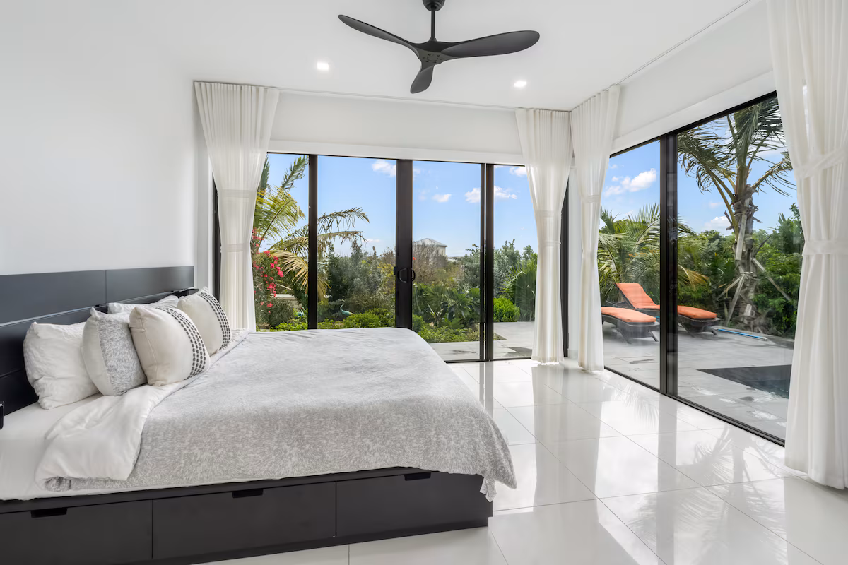 2 Bedroom Spectacular Views