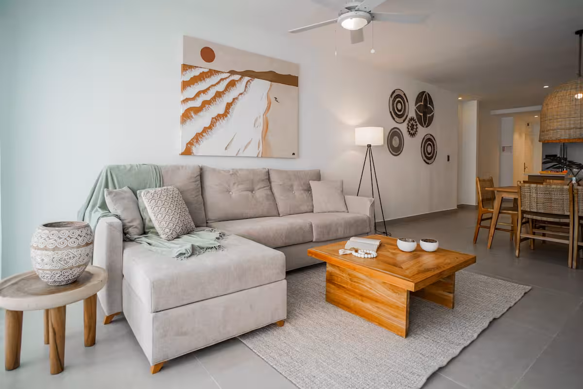 Cute 3Br | Beach 20 sec-walk|Pvt Pool & BBQ