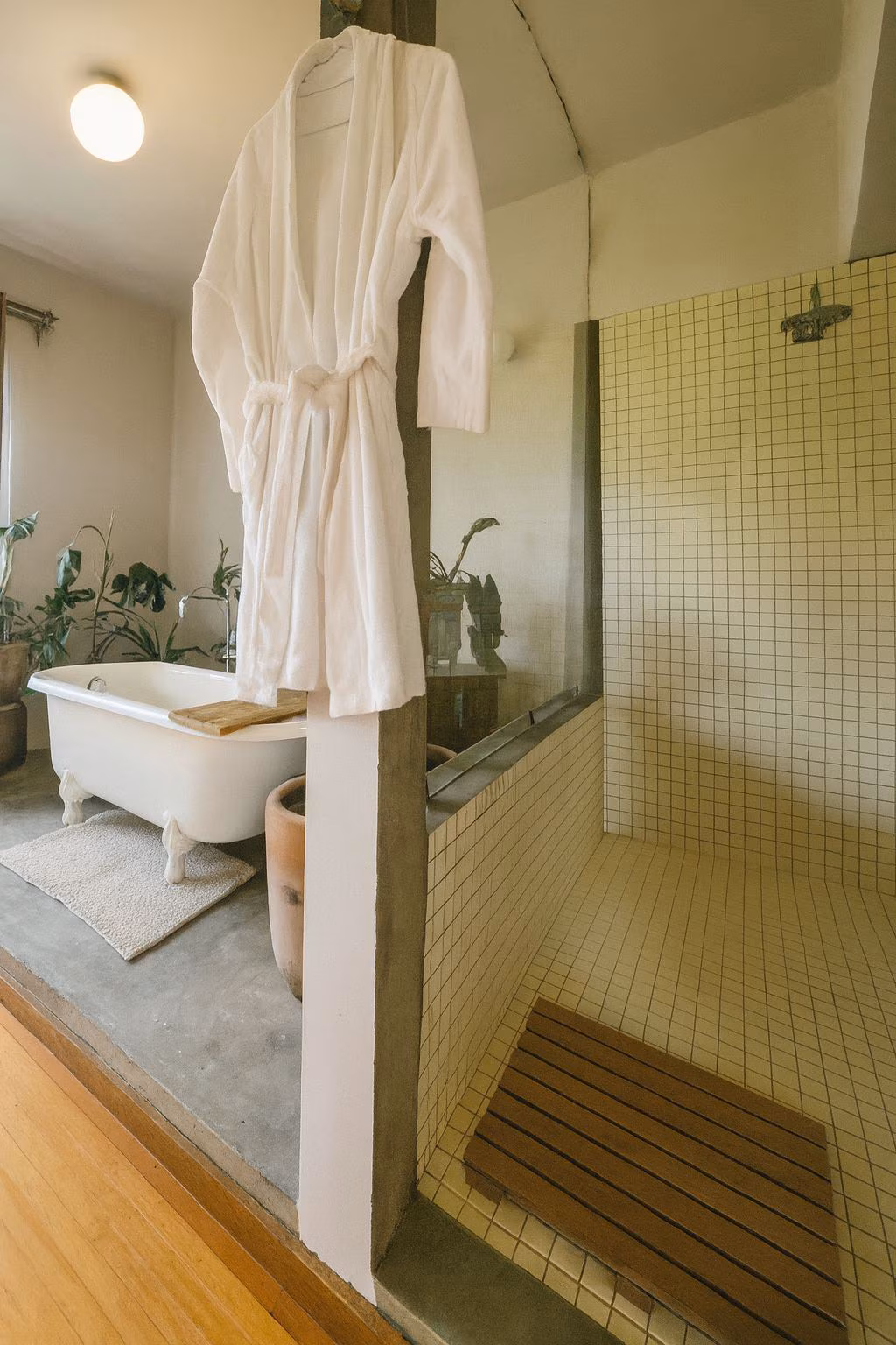 M2. Contemporary charm in Alameda