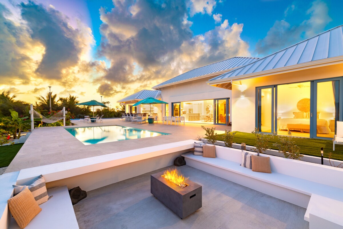 Luxury Waterfront Villa | Dock, Pool & Pickleball