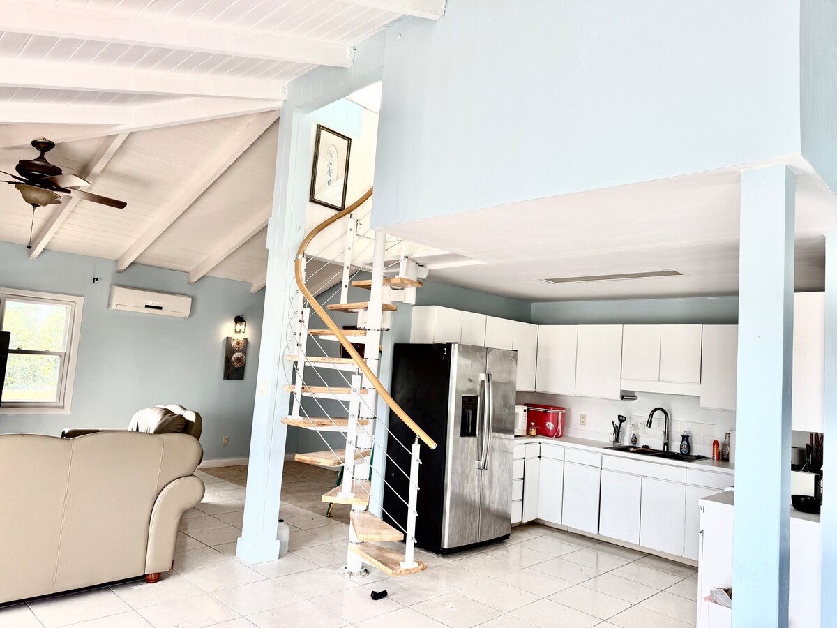 Canal Front 3-bedroom Suite in Providenciales