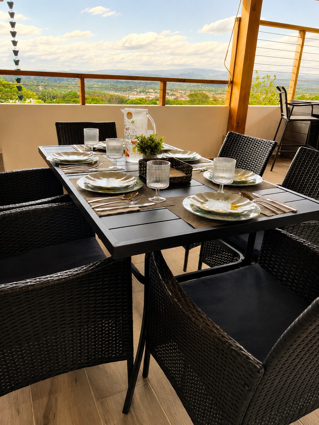 Serenity Escape | Heated Jacuzzi, Rooftop & Views