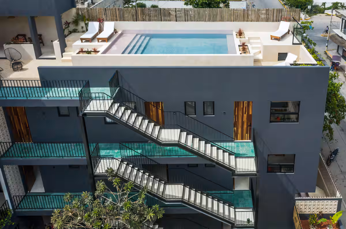 UJO 5 – Comfortable studio with roof top and pool