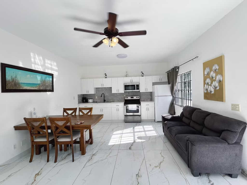 2-bedrooms next to Grace Bay