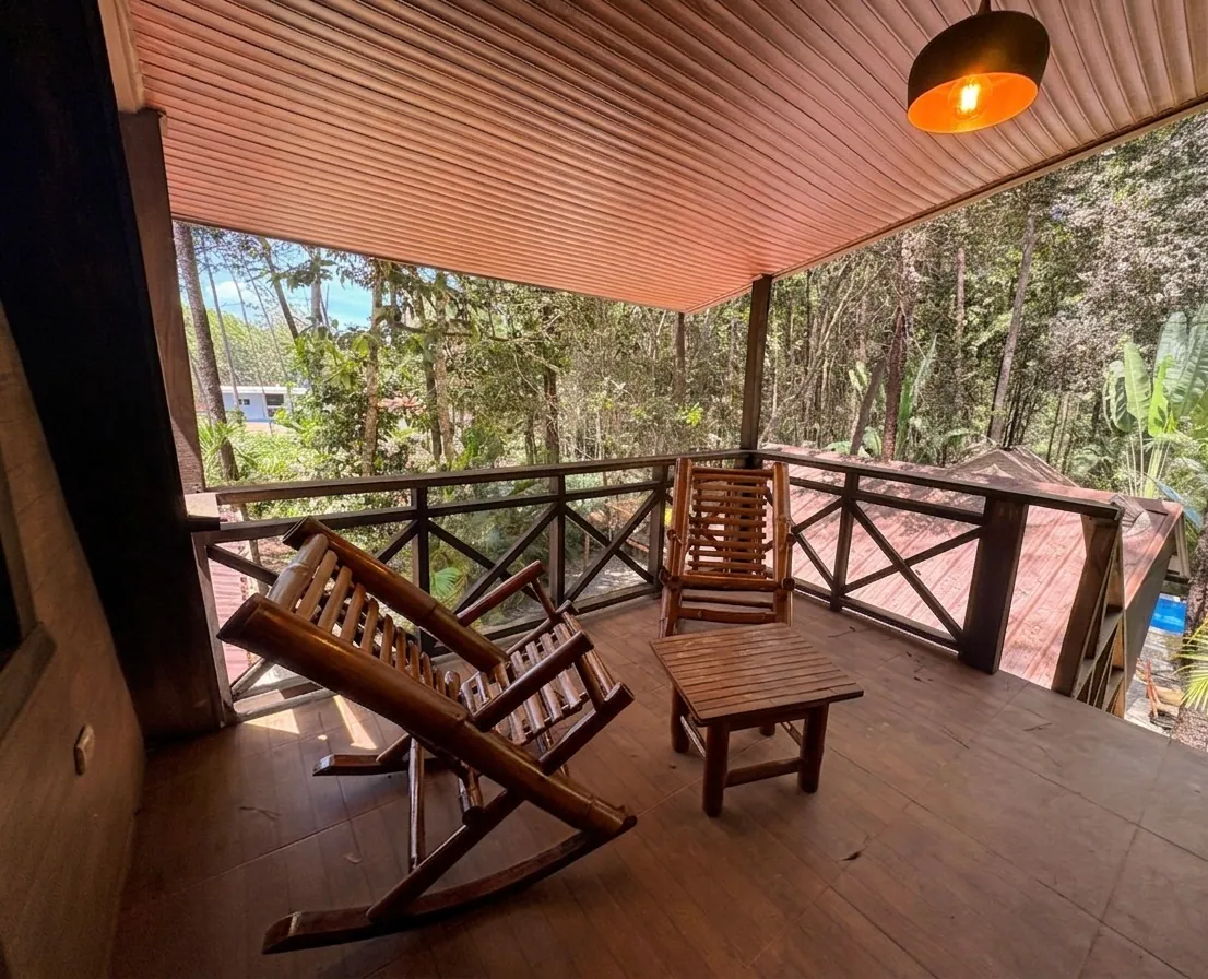 Villas Alpinas: cabin in the Túnel de Árboles