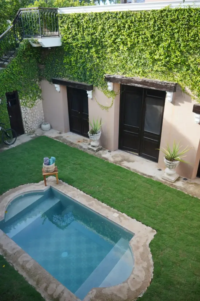 Colonial Room + Pool | Central