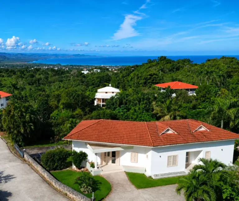 Villa Mar y Sol, Private Pool • Ocean Breeze • 4BR