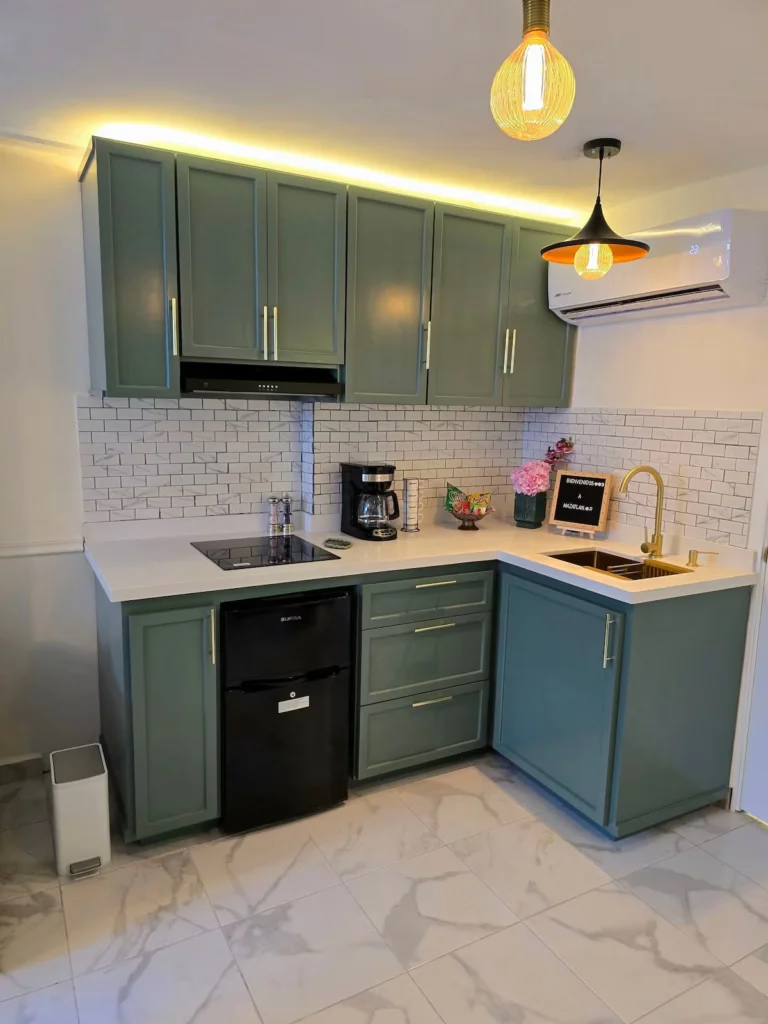 1 block from the Cathedral|Sleeps 5|Hotel- style