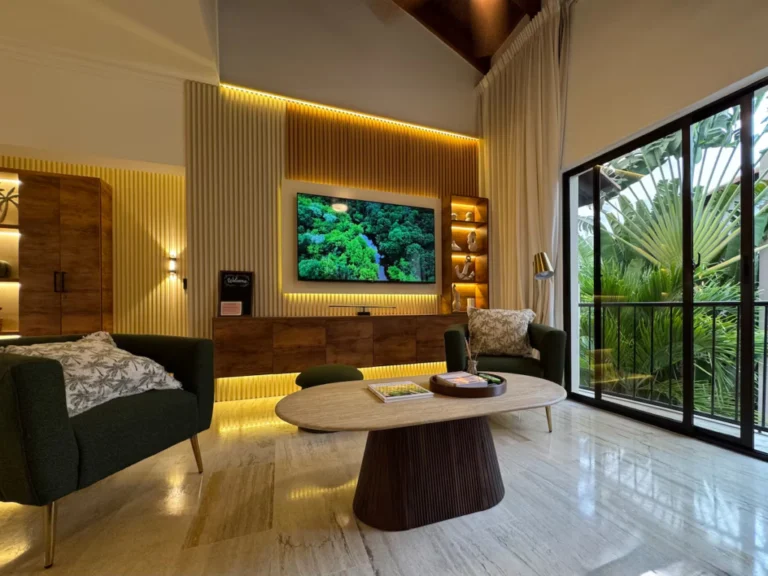 White Sands | Beach, Pool and High Wooden Roofs