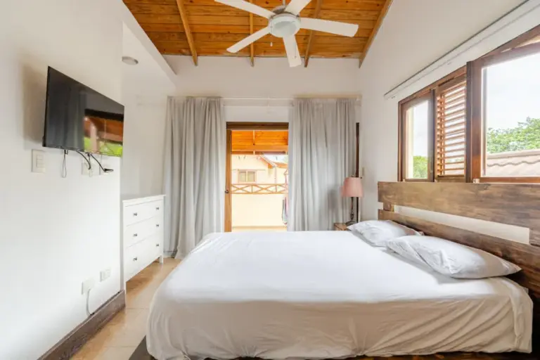 Mountain View Villa + Heated Pool