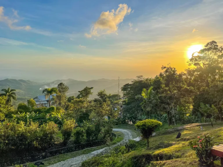 Tranquil Mountain Escape w/ Panoramic valley views